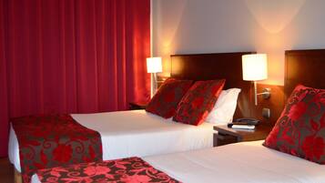 In-room safe, soundproofing, free WiFi, bed sheets