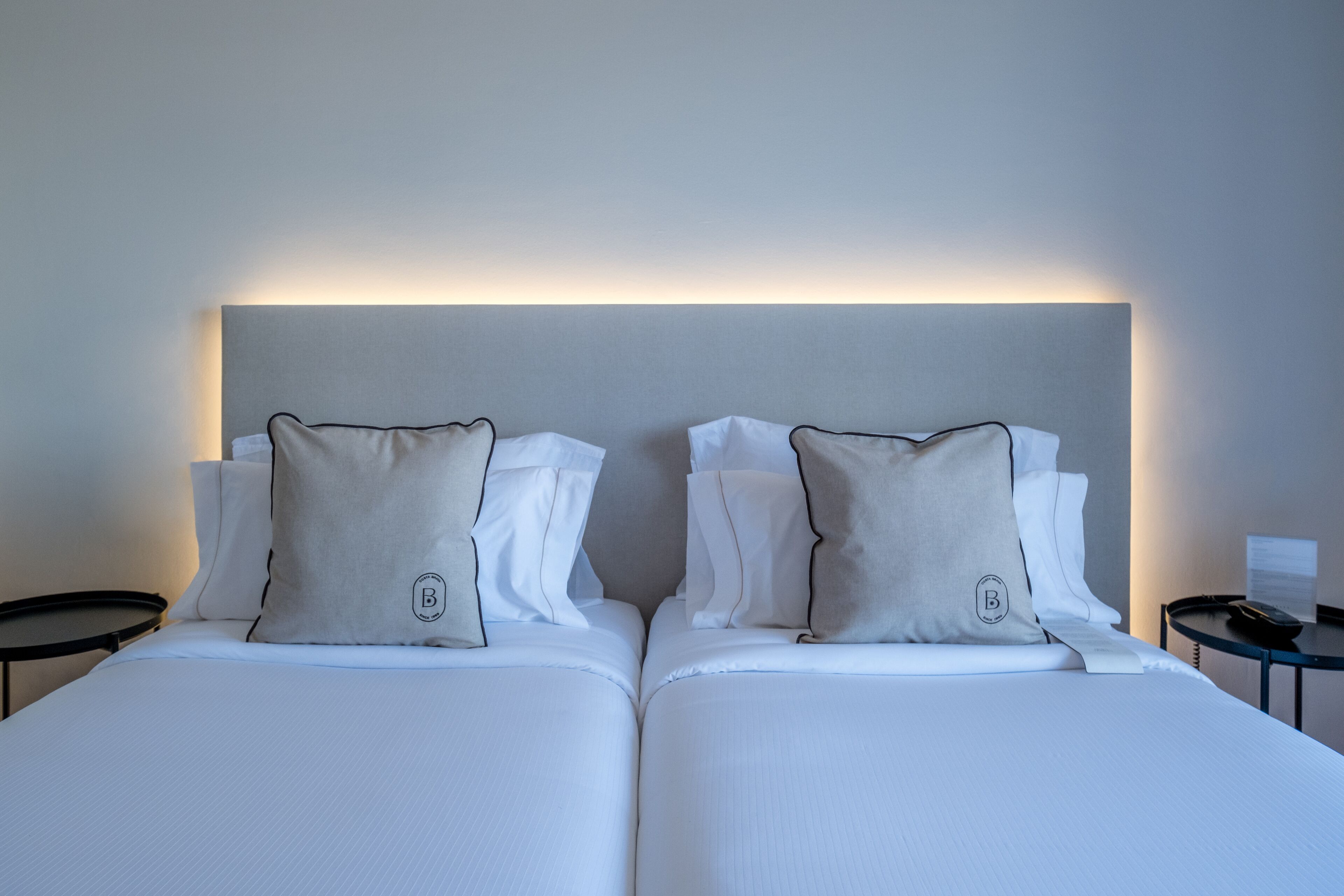 standard double room | in-room safe, desk, blackout curtains, iron/ironing board