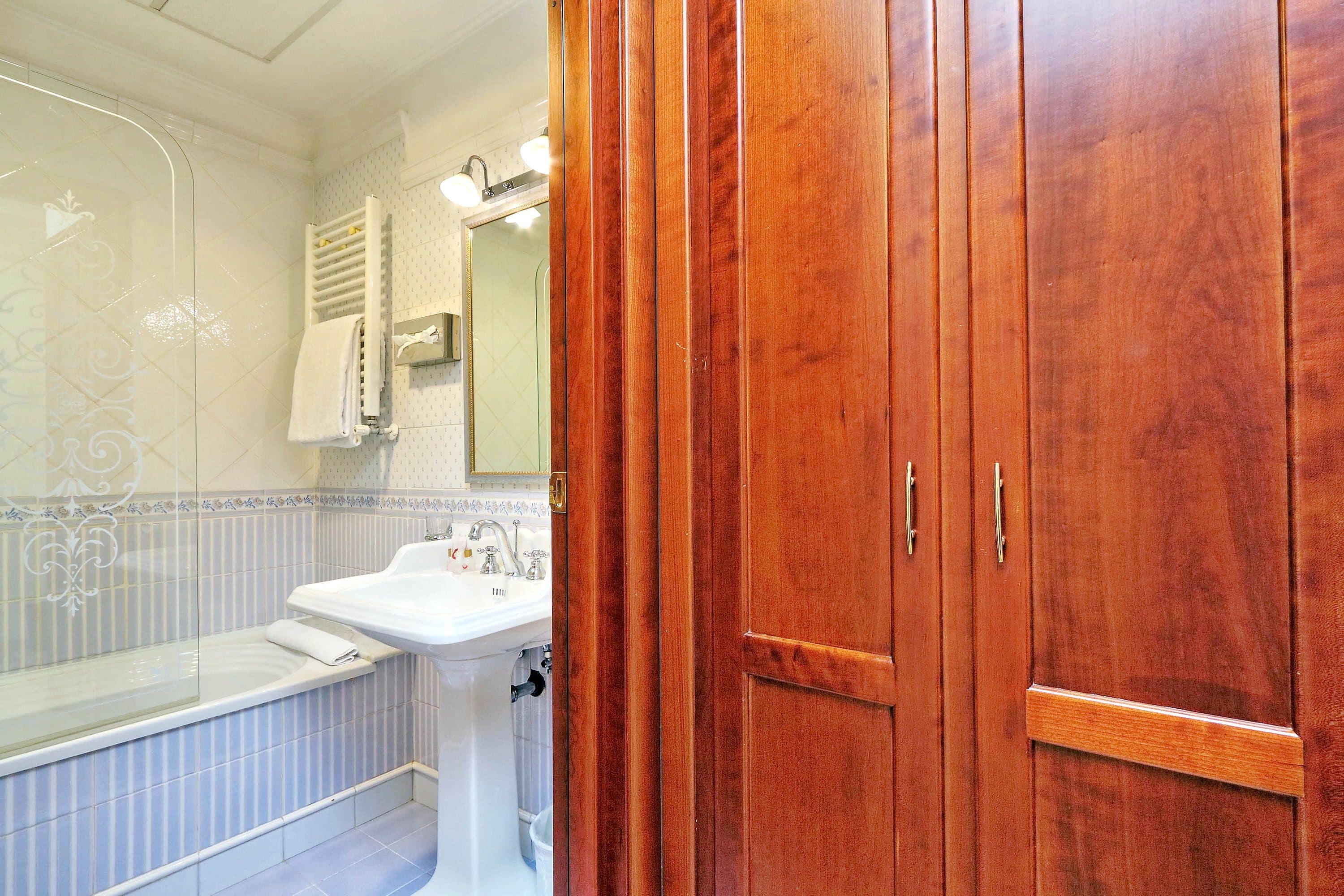 hair dryer, bidet, towels