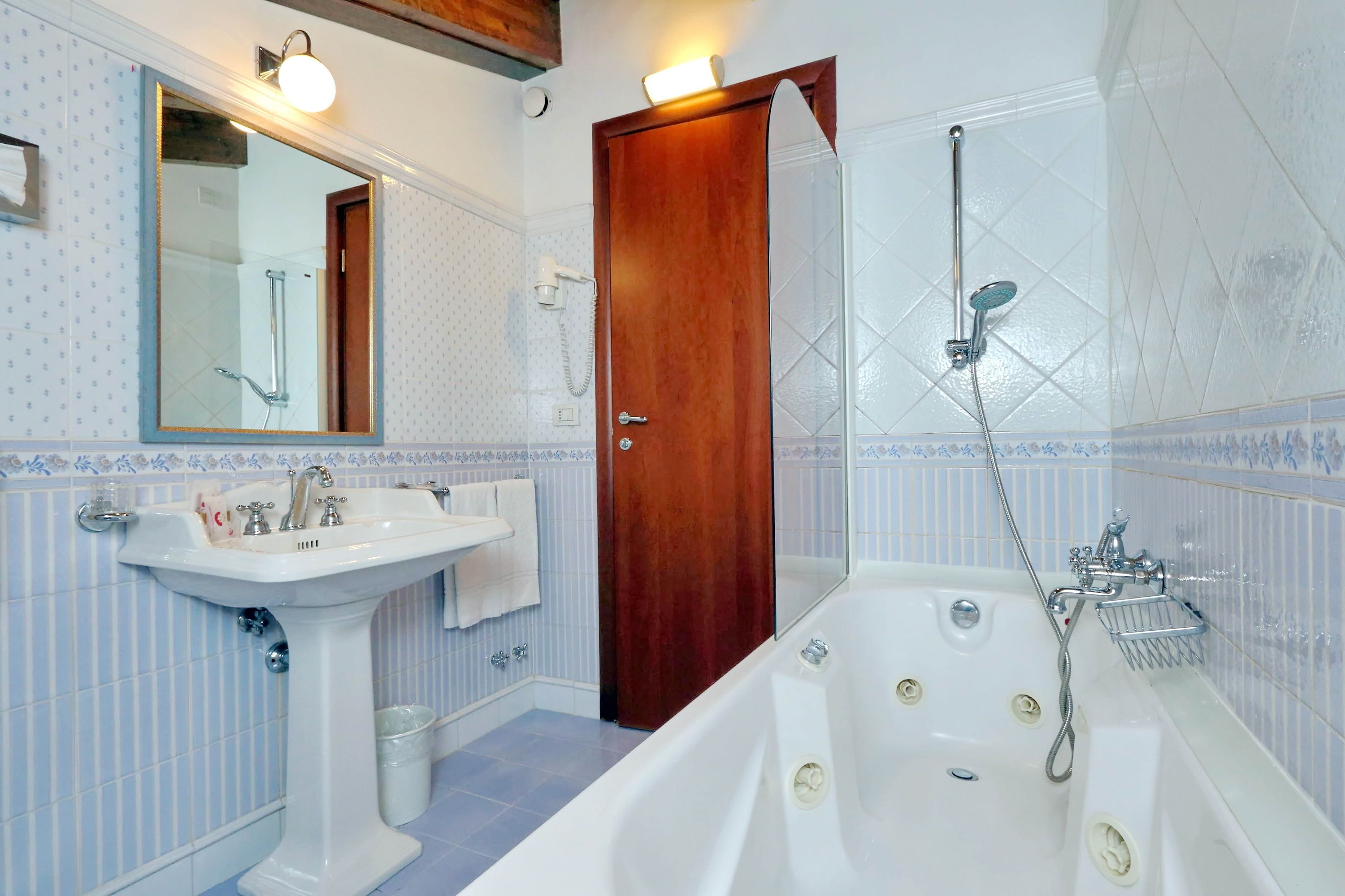 minibar, in-room safe, desk, soundproofing