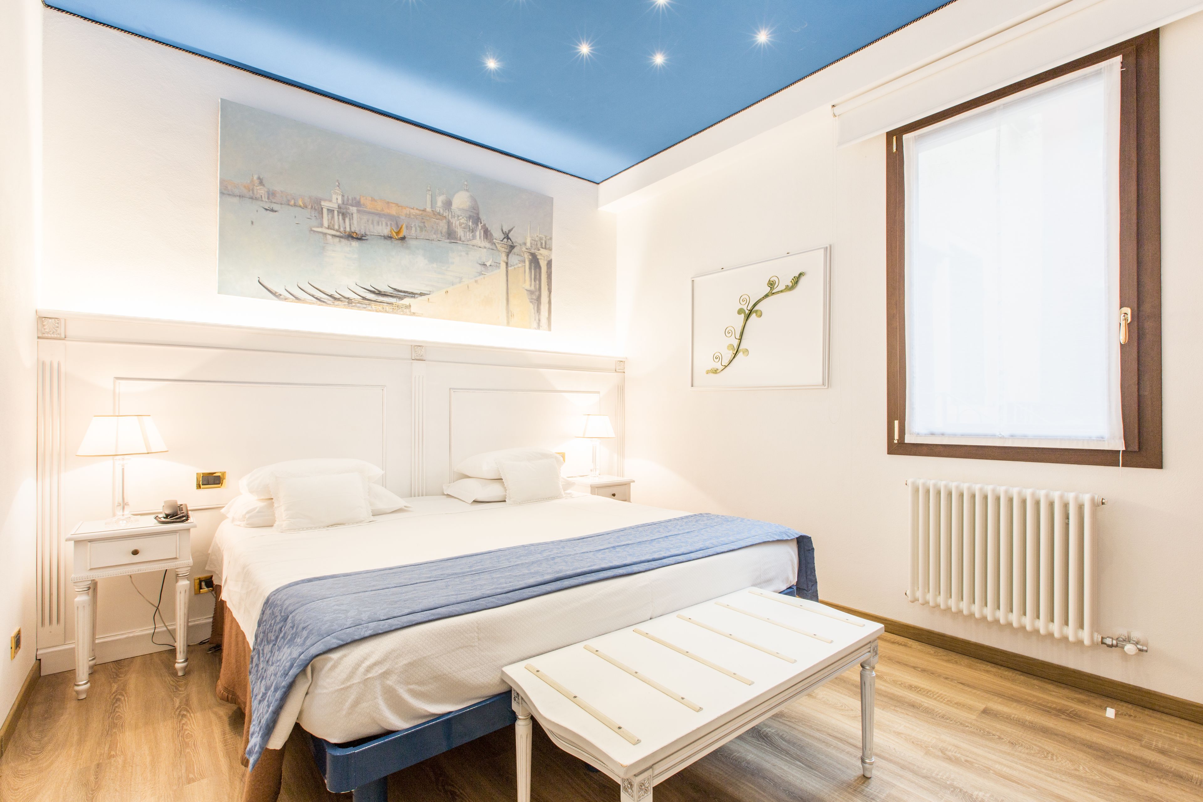 superior double or twin room | in-room safe, desk, free wifi, bed sheets