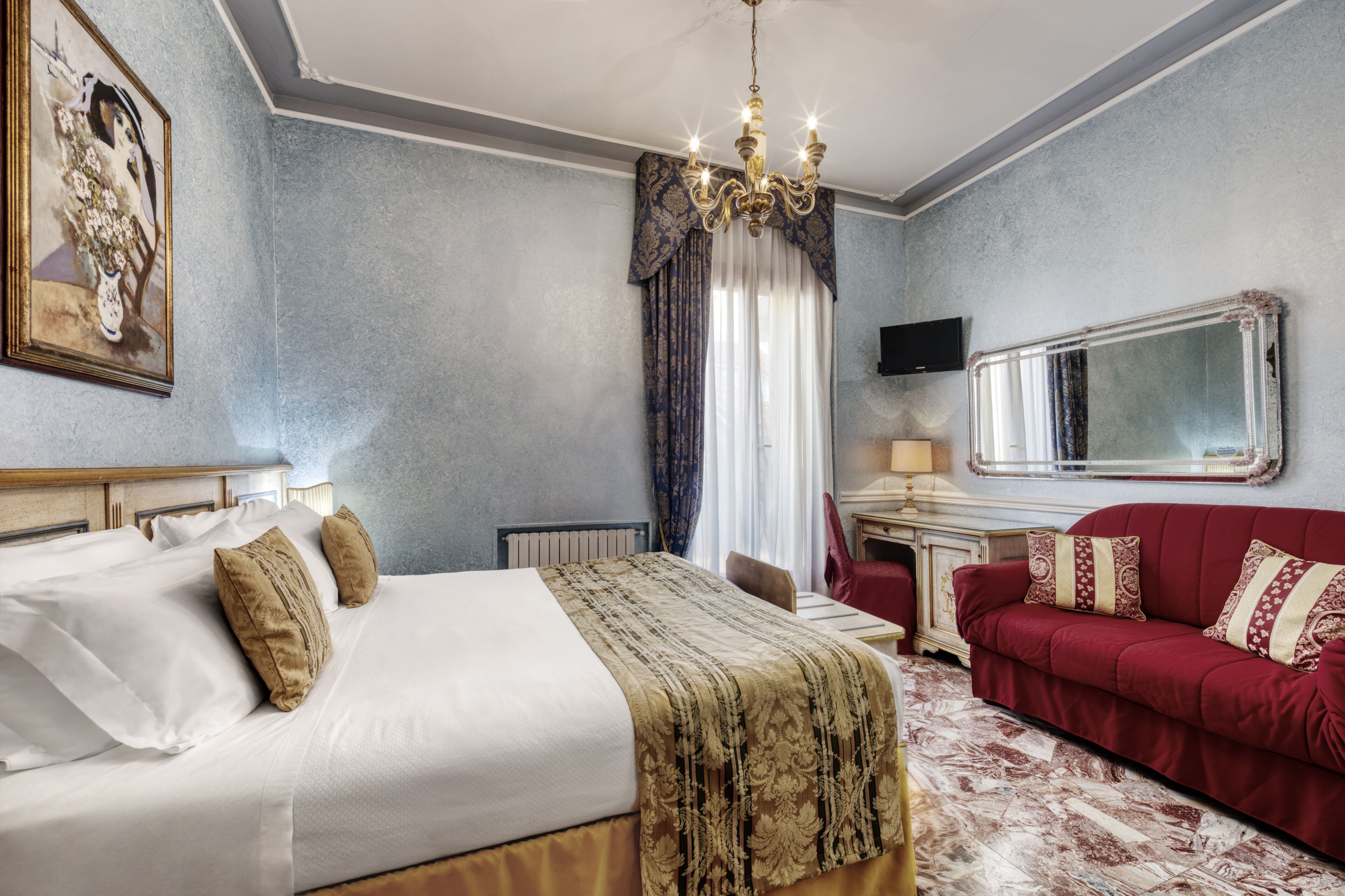 superior double or twin room | in-room safe, desk, free wifi, bed sheets