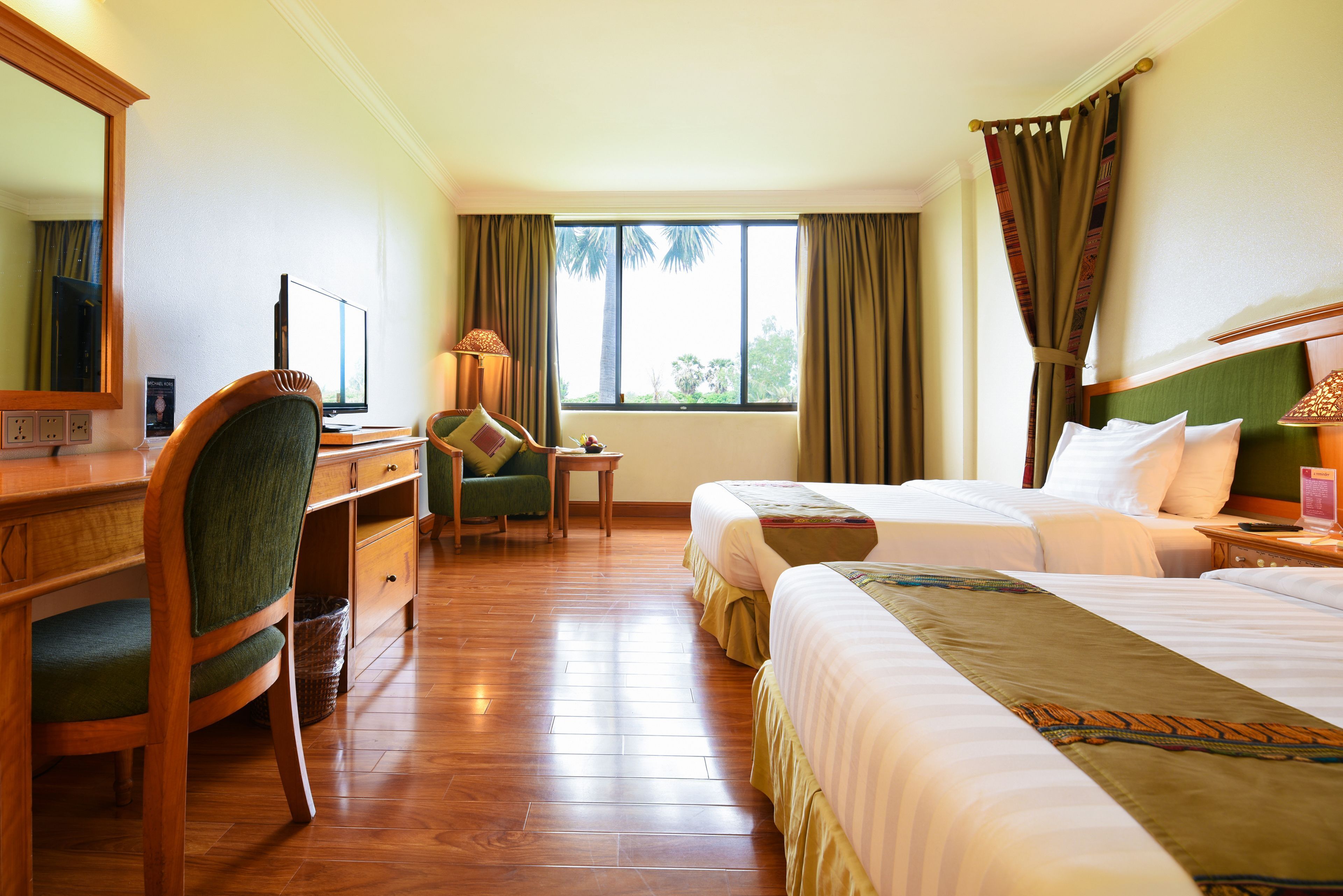 Premium bedding, down duvets, minibar, in-room safe