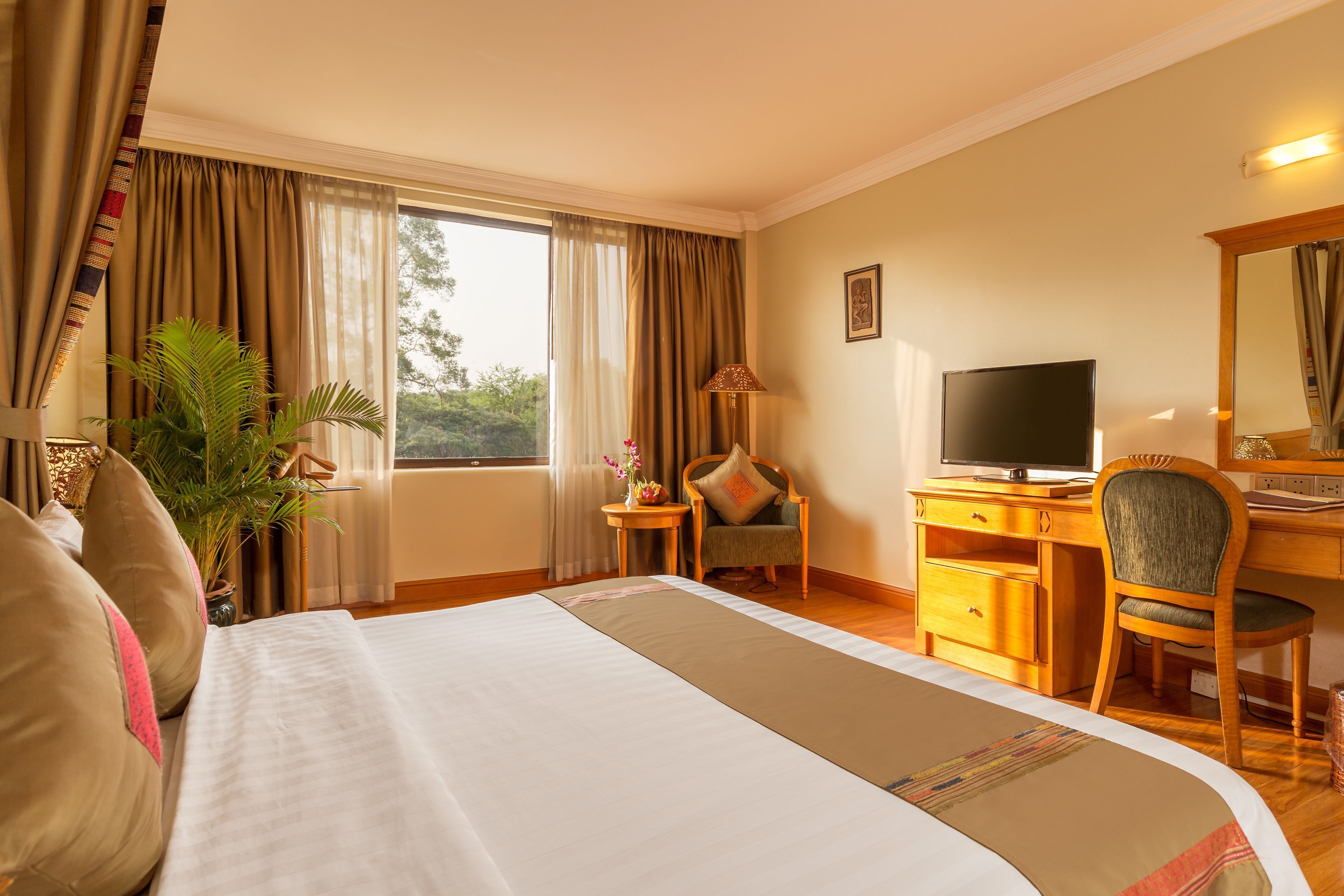 Premium bedding, down duvets, minibar, in-room safe