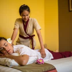 Espace de soins pour les couples, sauna, bain à remous, hammam