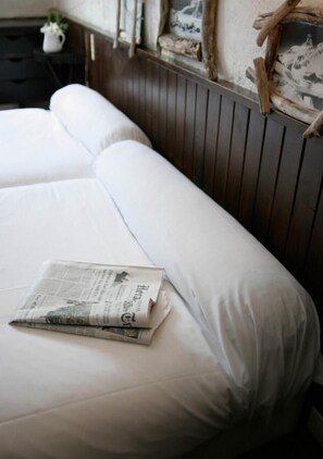 Individually decorated, individually furnished, soundproofing - Hotel Le Kern (Val-d'Isere)