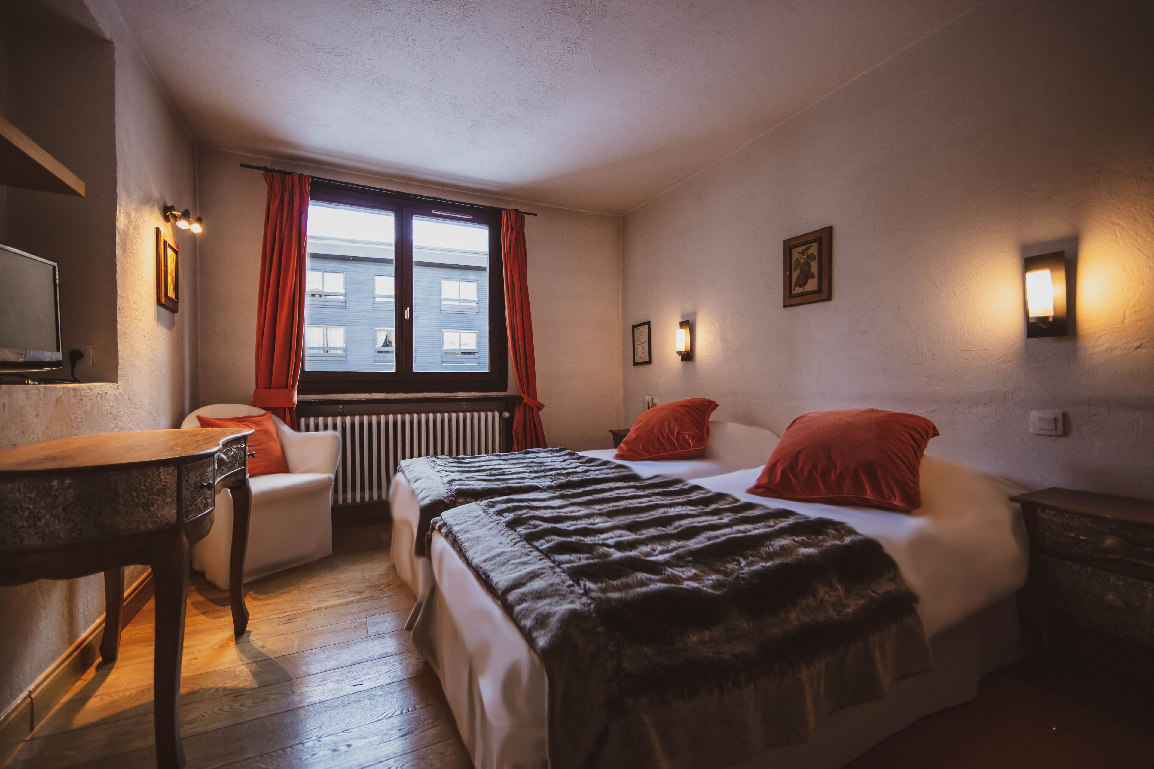 Twin Room, Bathtub | Individually decorated, individually furnished, iron/ironing board