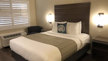 Zimmer, 1 Queen-Bett | Schreibtisch, Verdunkelungsvorhänge, Bügeleisen/Bügelbrett