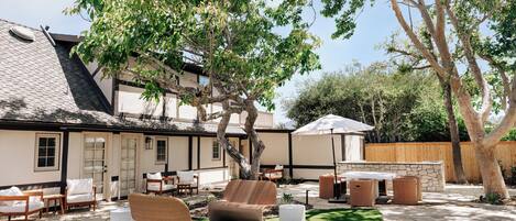 The Freya Accessible King Retreat | Courtyard view