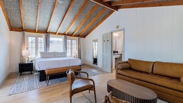 Solstice King Suite