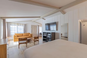 Solstice King Suite