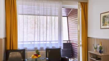 In-room safe, blackout drapes, rollaway beds, free WiFi