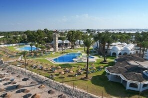 Outdoor pool, pool umbrellas, sun loungers - Club Sunshine Rosa Rivage - All inclusive (Monastir)