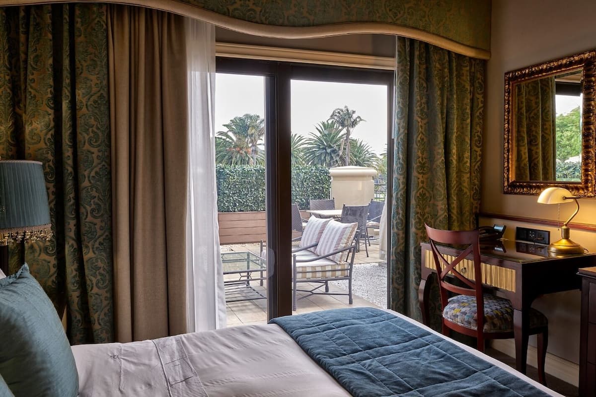 classic suite | 1 bedroom, premium bedding, memory-foam beds, minibar