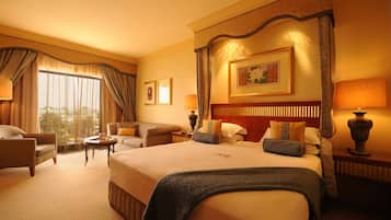 Club Superior King | Premium bedding, memory foam beds, minibar, in-room safe