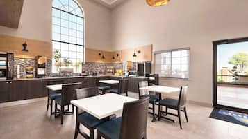 Desayuno buffet incluido todos los días