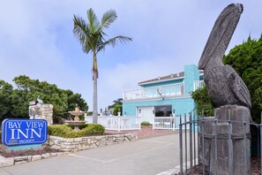 Front of property - Bay View Inn (Morro Bay)