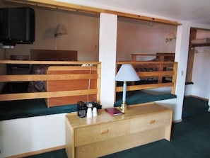 Standaard kamer, Meerdere bedden | Babybedden (toeslag), extra bedden (toeslag), gratis wifi, beddengoed
