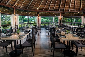 5 restaurants, breakfast, lunch, dinner served; Mexican cuisine