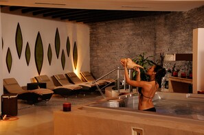 Sauna, hot tub, Turkish bath, hydrotherapy, aromatherapy, beach massages