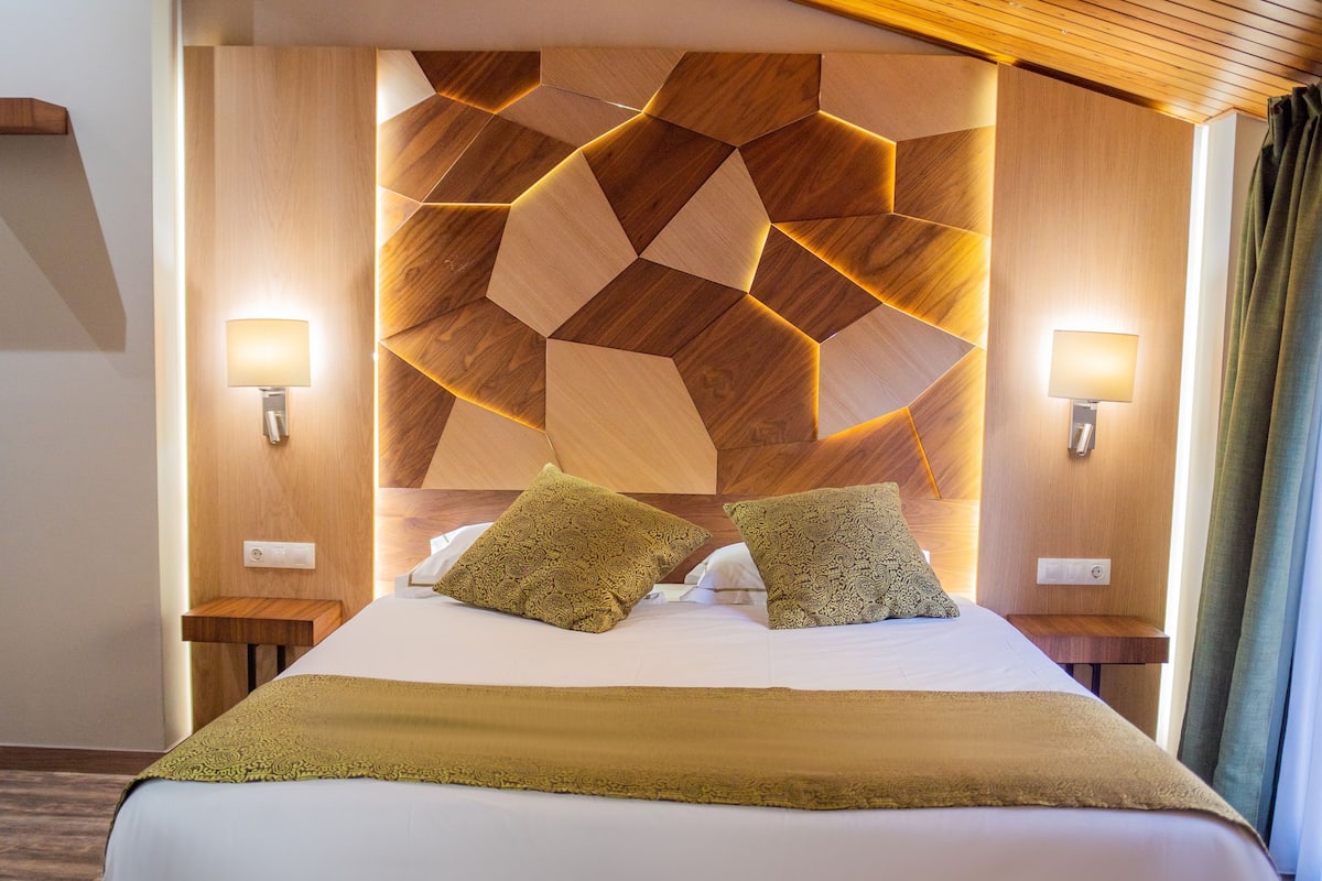 Double Room | Premium bedding, down duvets, minibar, in-room safe