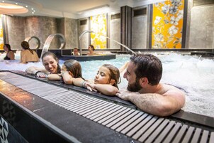 Couples treatment rooms, sauna, steam room, Turkish bath