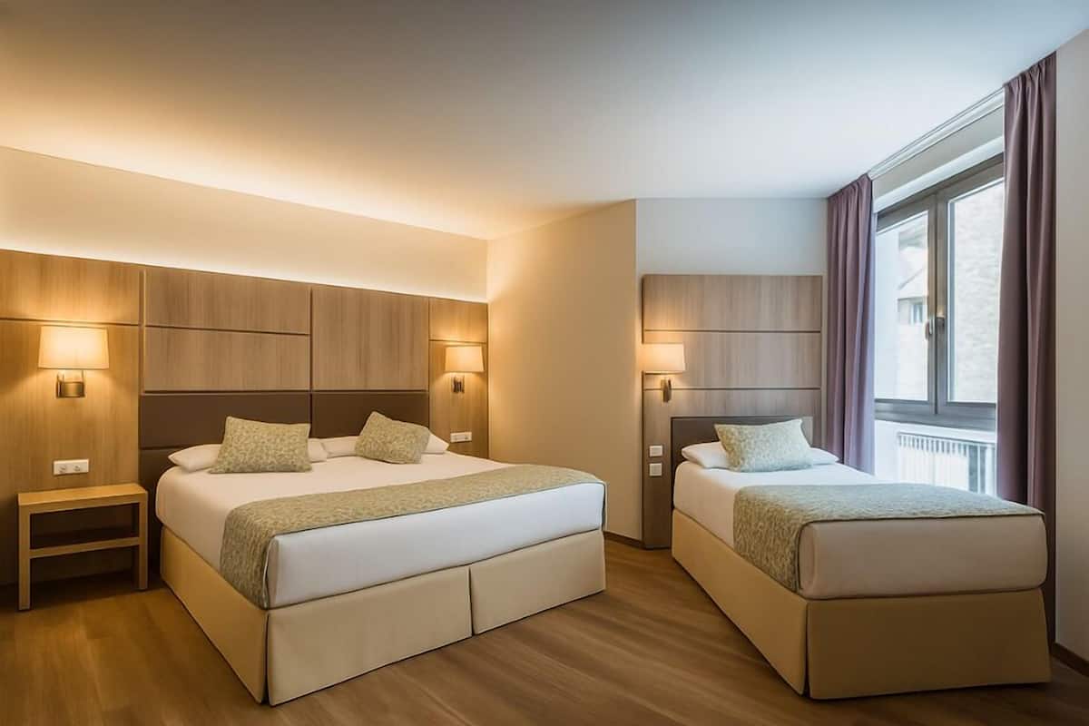 Family Triple Room, 1 Bedroom, Private Bathroom