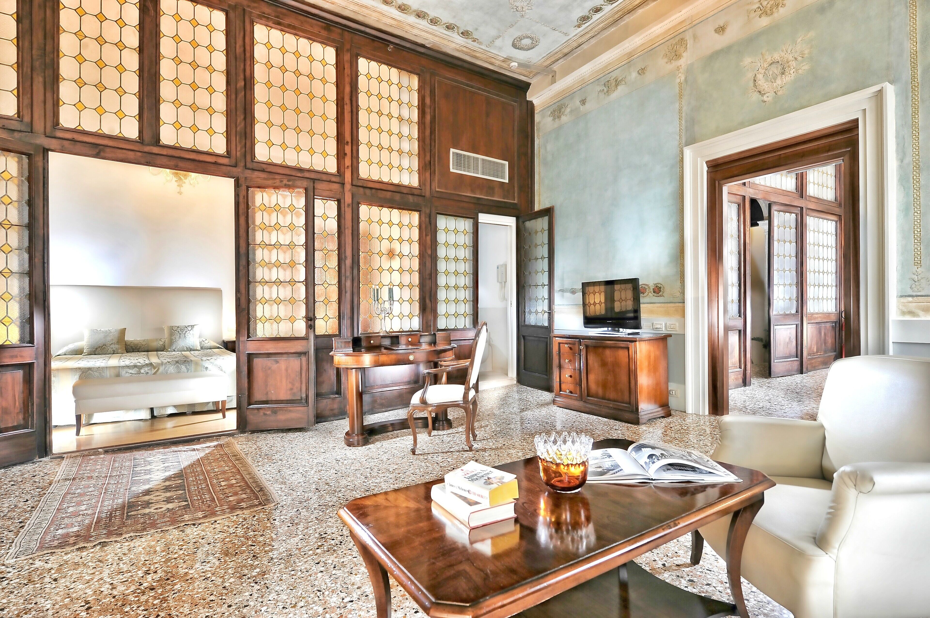 Deluxe Suite, Balcony | Living area | 40-inch LCD TV with satellite channels, TV