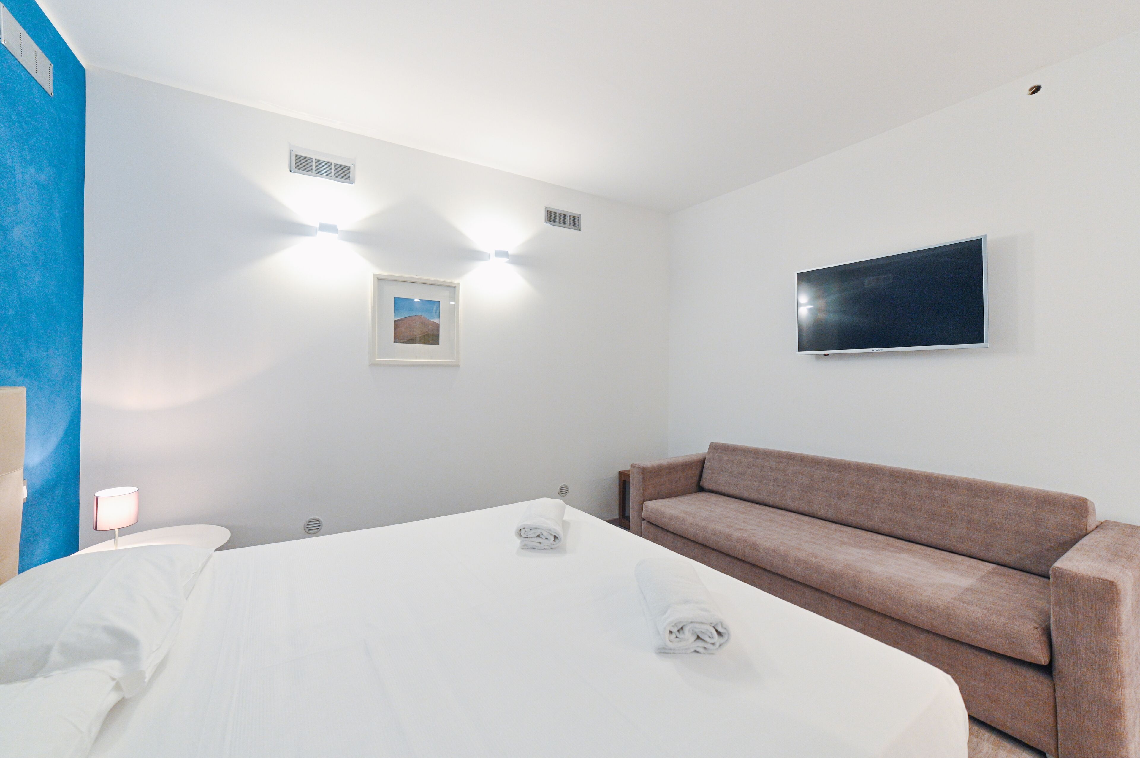 appartamento vista giardino e mare con terrazzino | 1 bedroom, frette italian sheets, premium bedding, down duvets