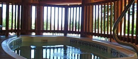 Indoor spa tub