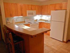 Private kitchen - Kintla Lodge (Whitefish)