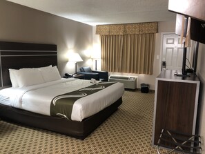 Rom – standard, 1 kingsize-seng, røyk | Skrivebord, strykejern/-brett, wi-fi (inkludert) og sengetøy