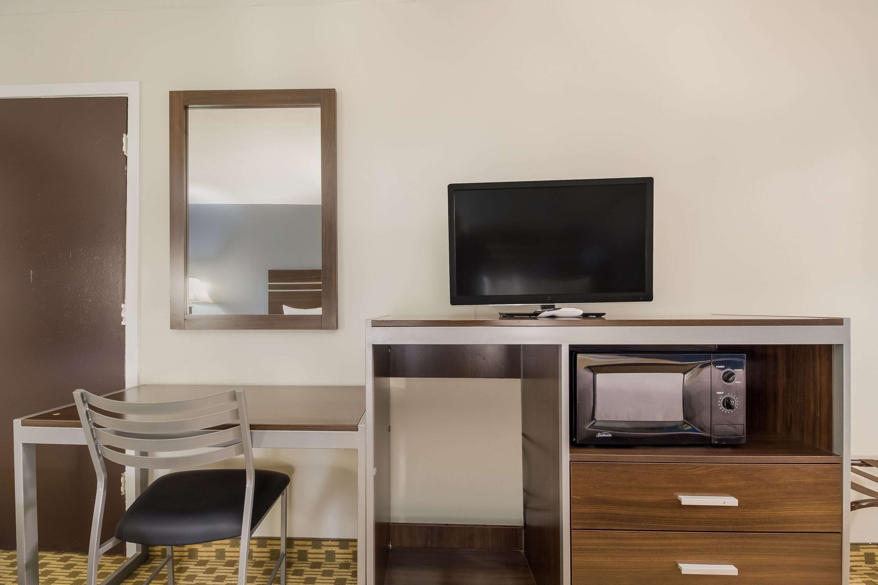 room, 2 double beds, accessible, non smoking (accessible tub) | desk, iron/ironing board, free wifi, bed sheets