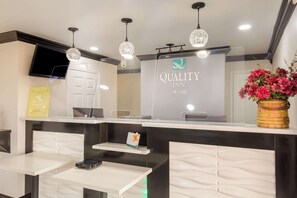 Lobby - Quality Inn Madisonville (Madisonville)