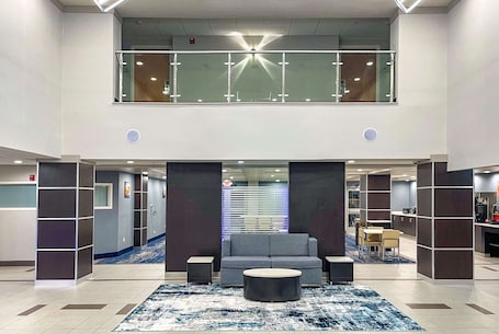 Hall. Wingate by Wyndham Panama City Area Lynn Haven