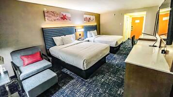 Caja de seguridad en la habitación, escritorio y cortinas blackout