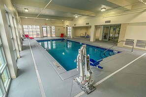 Indoor pool - Wingate by Wyndham Panama City Area Lynn Haven (Lynn Haven)