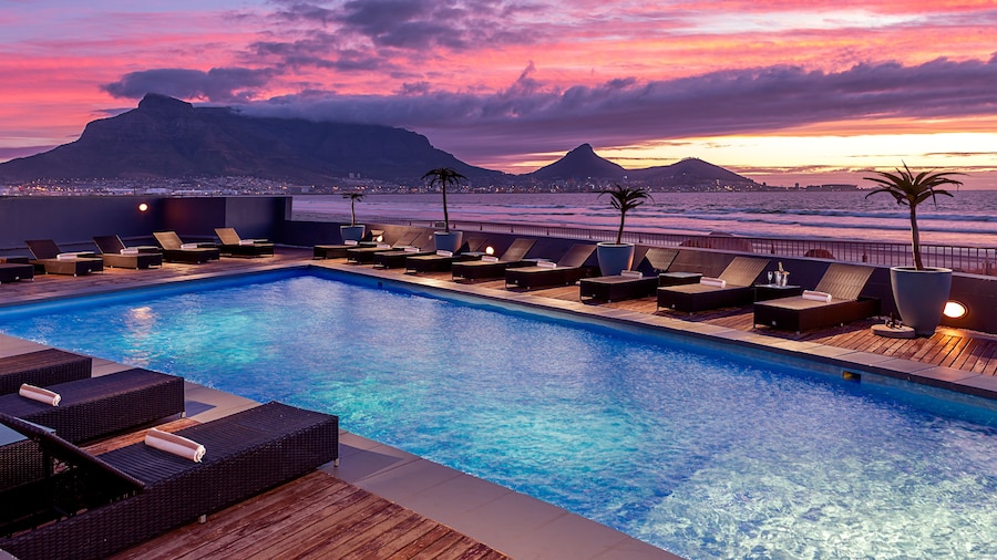 Lagoon Beach Hotel & Spa