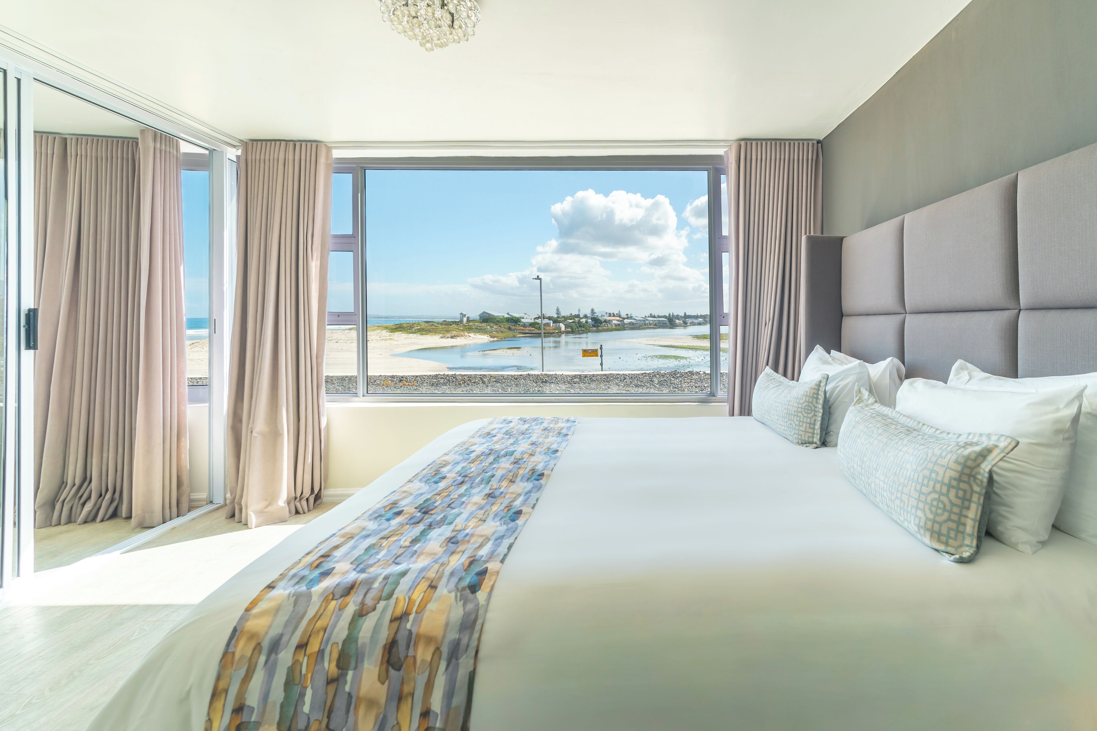 Appartamento Deluxe | Biancheria da letto di alta qualità, copriletto in piuma