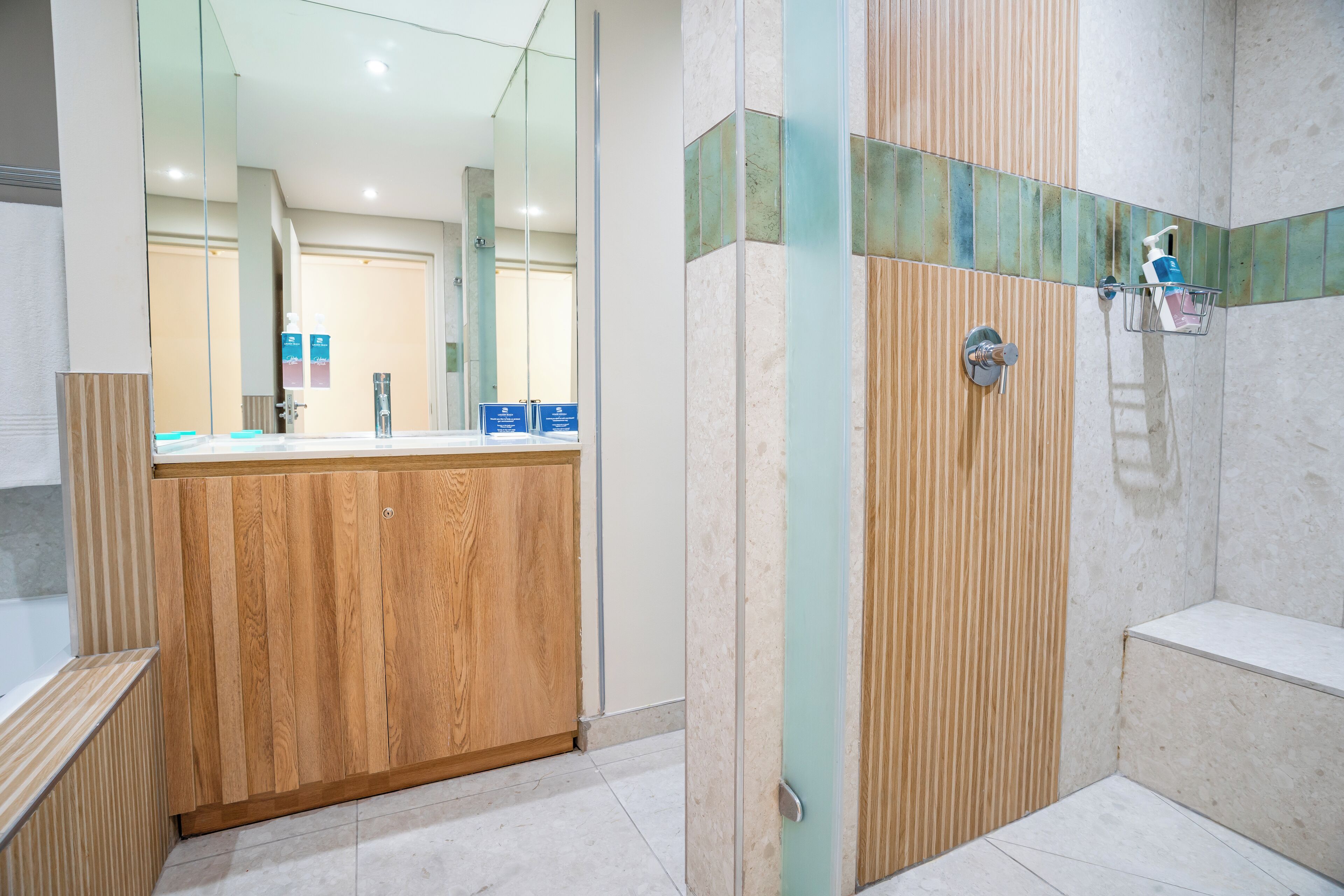 Foto - Lagoon Beach Hotel & Spa