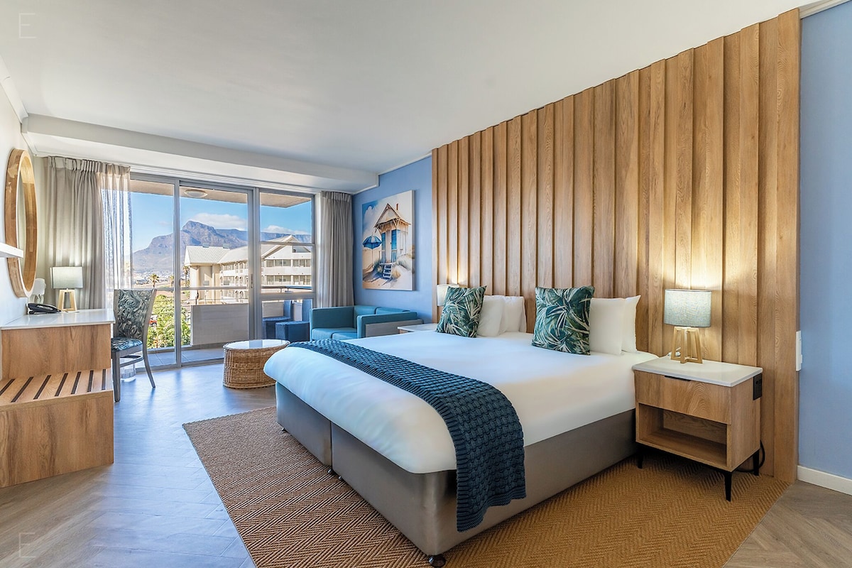 Room, Mountain View | Premium bedding, down comforters, pillowtop beds, in-room safe
