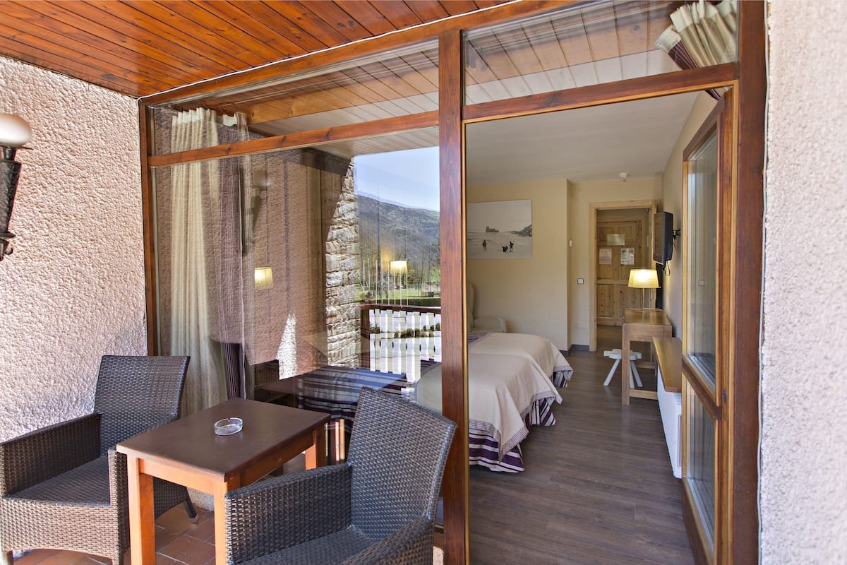 triple room (2 adults + 1 child) | terrace/patio