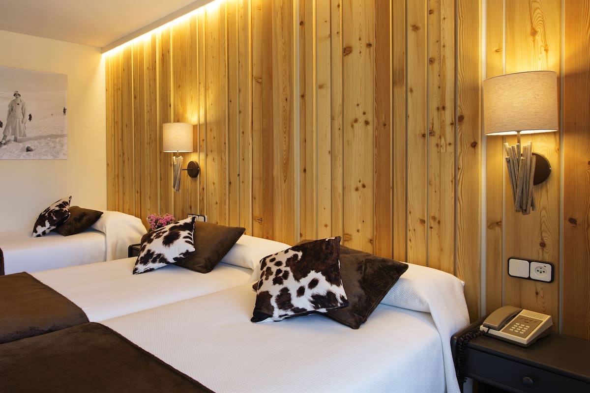 Premium bedding, in-room safe, desk, blackout curtains