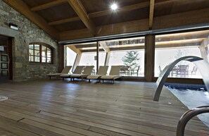 Indoor pool, seasonal outdoor pool, sun loungers