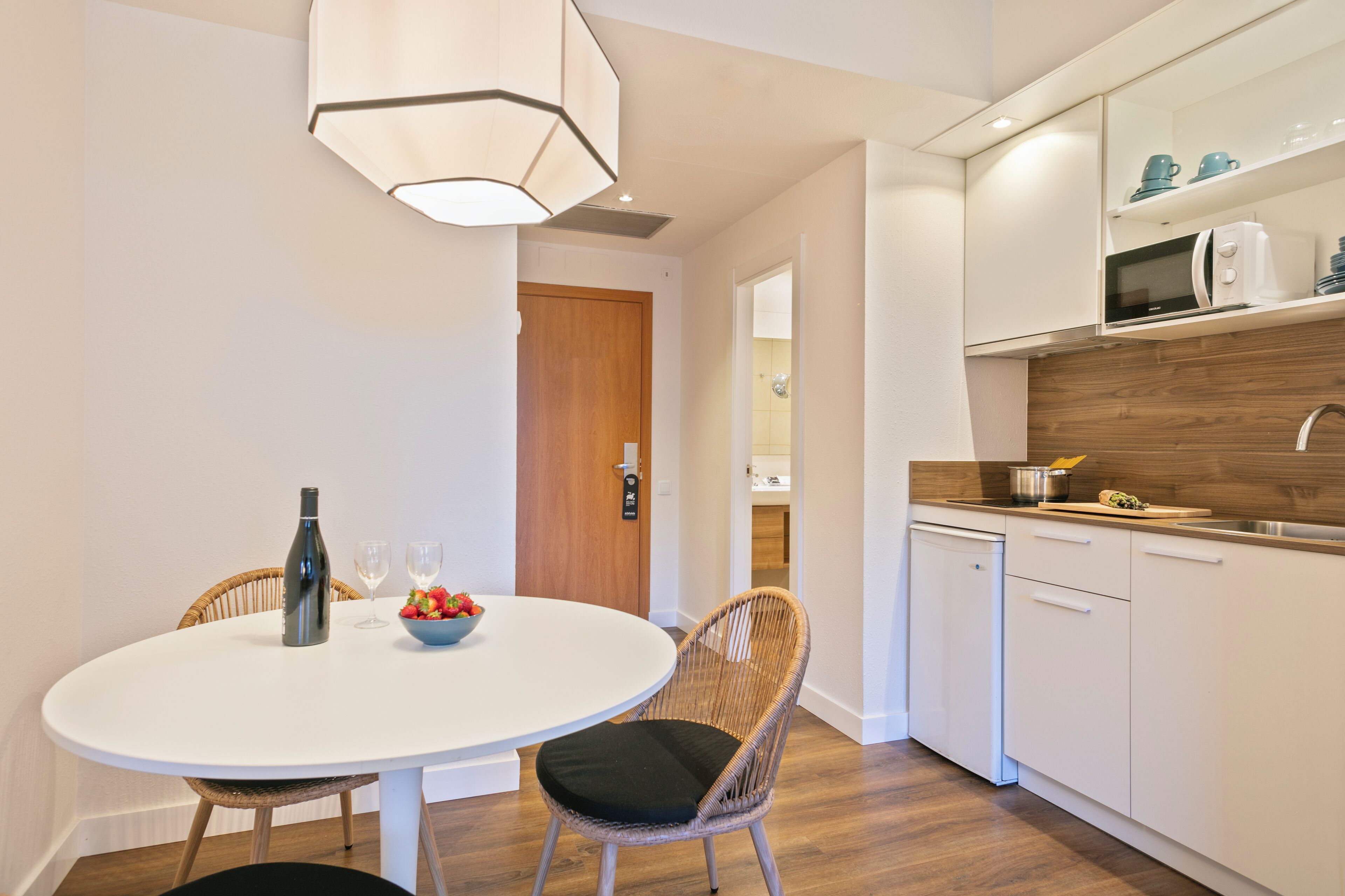 minibar, in-room safe, desk, laptop workspace