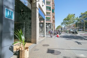 Exterior - Hotel Acta Azul (Barcelona)
