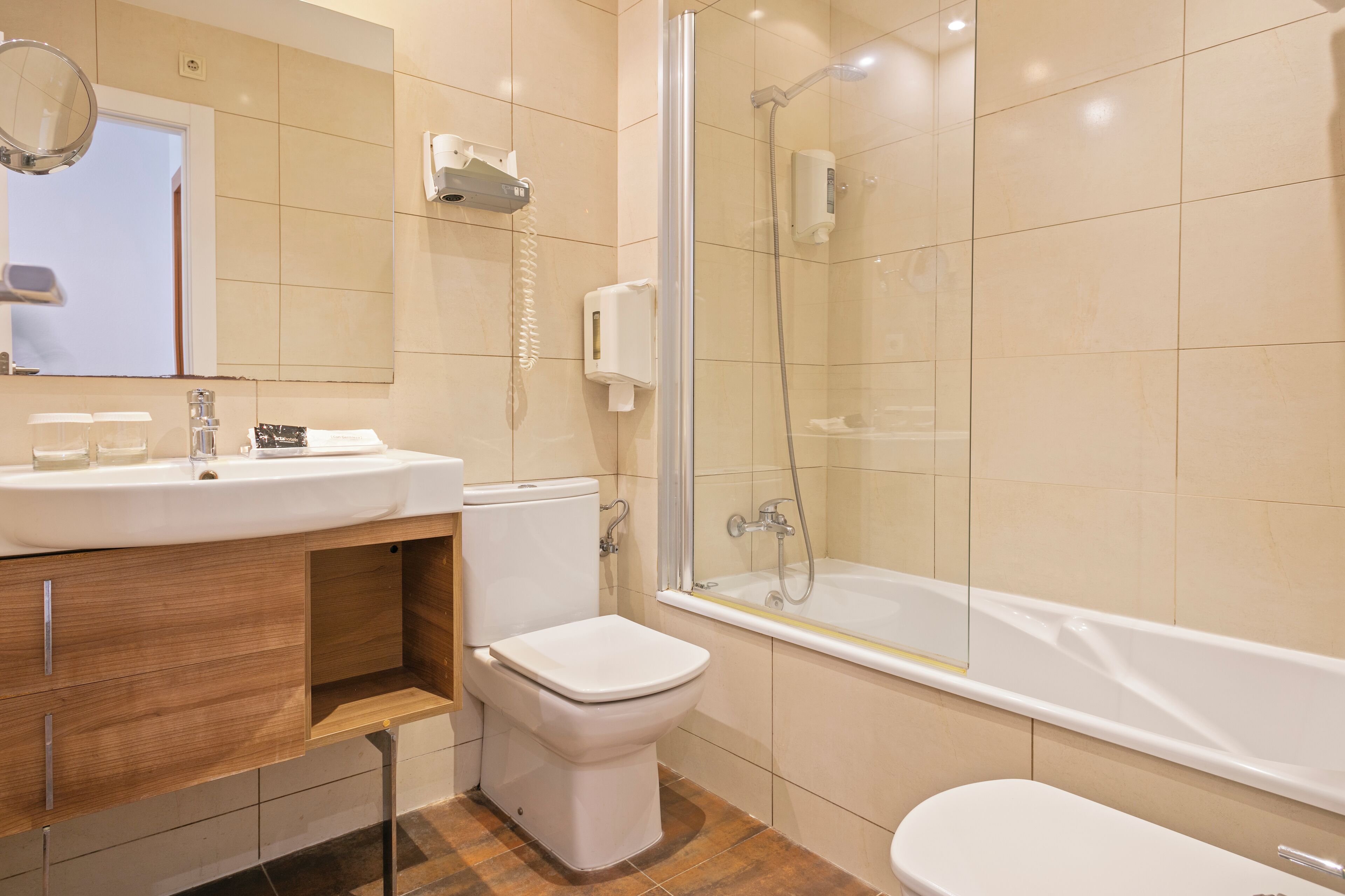 minibar, in-room safe, desk, laptop workspace