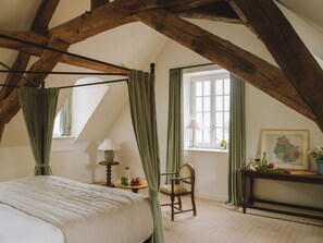 Deluxe kamer | Luxe beddengoed, donsdekens, pillowtop-bedden, individueel gedecoreerd