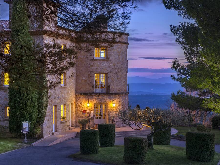 Façade de l’hébergement - soirée/nuit