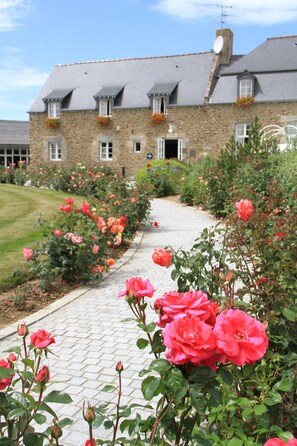 Front of property - La Malouinière Des Longchamps (Saint-Jouan-des-Guerets)